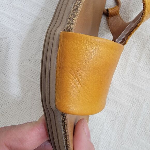 Miz Mooz Mari Yellow Ochre Sandal Back Zip Ankle Strap Size 42W 11 Wide Portugal - Picture 6 of 16